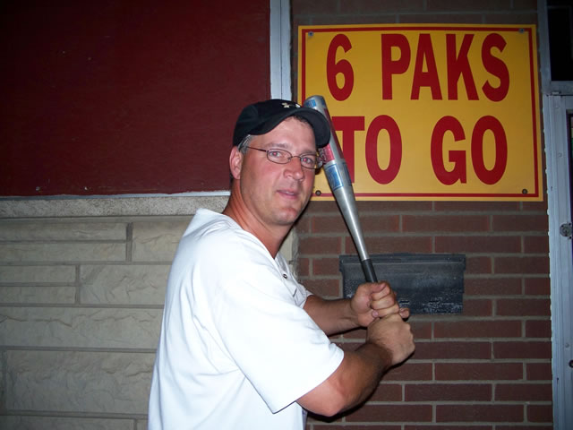 Glen demonstrates the perfect power swing