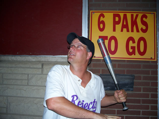 Glen demonstrates the perfect power swing
